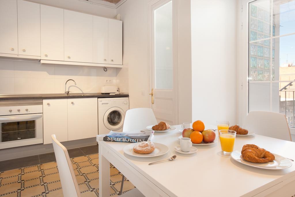 Barnapartments Basic Gracia Barcelona Exterior foto