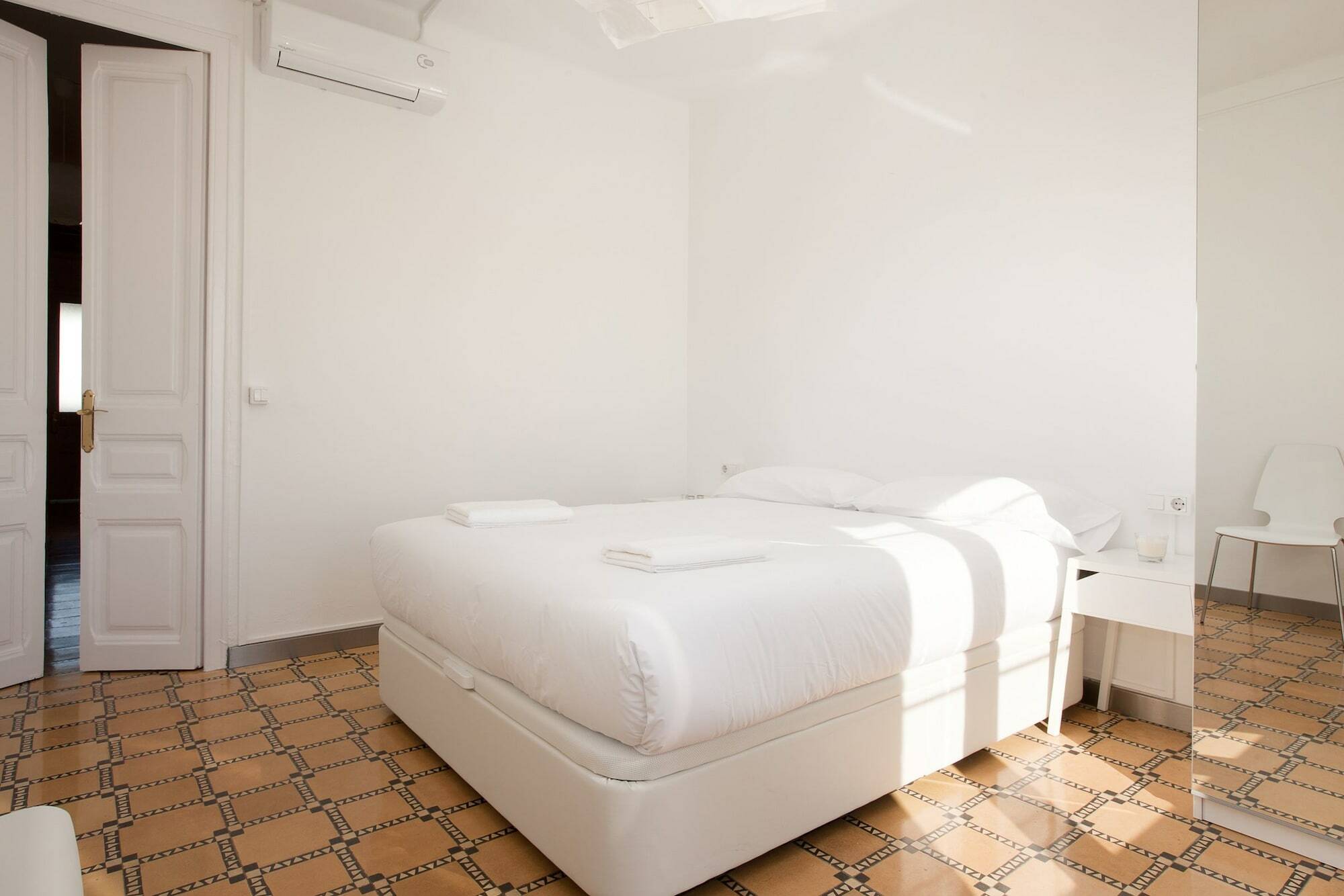 Barnapartments Basic Gracia Barcelona Exterior foto